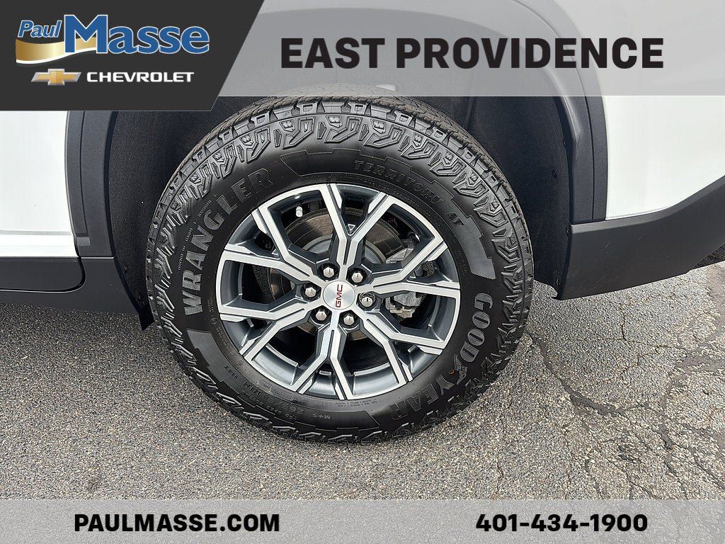 Used 2025 GMC Acadia AT4 w/ Luxury Package AWD/4WD image 8