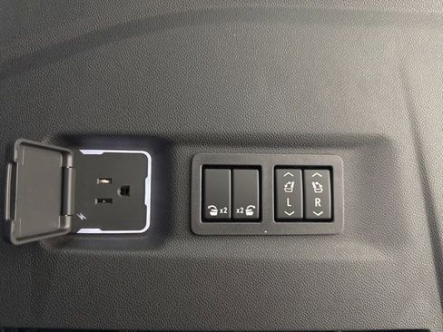 New 2026 Chevrolet Suburban Z71 w/ Z71 Off-Road Package AWD/4WD image 34