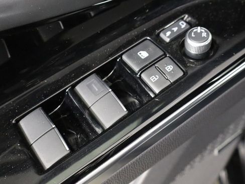 Used 2023 Subaru Solterra AWD image 20