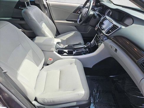 Used 2016 Honda Accord Touring image 27