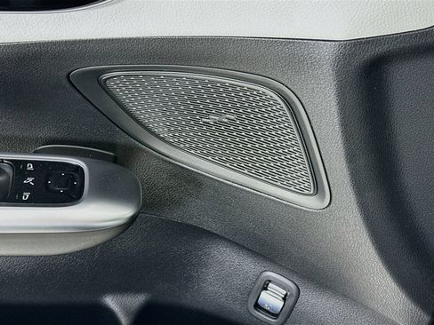 Used 2022 Mercedes-Benz C 300 Sedan image 20