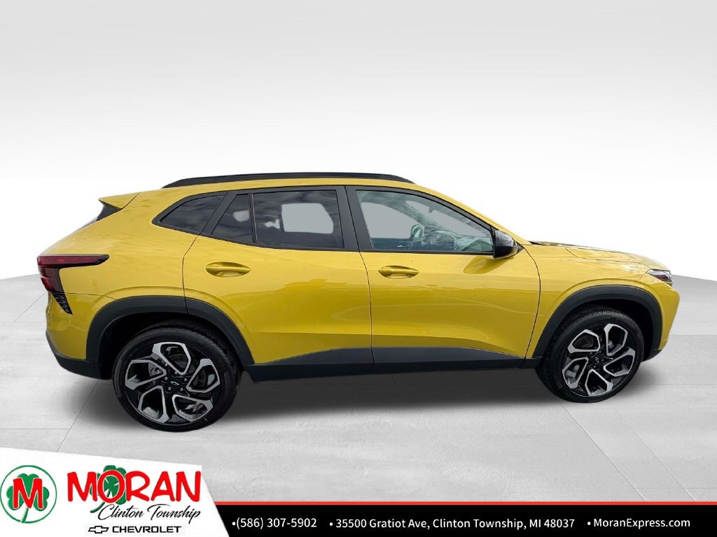 Used 2025 Chevrolet Trax RS w/ Driver Confidence Package FWD image 8