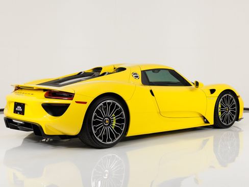 Used 2015 Porsche 918 Spyder AWD/4WD image 4
