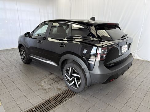 Used 2025 Nissan Kicks SV w/ Illumination Package FWD image 6