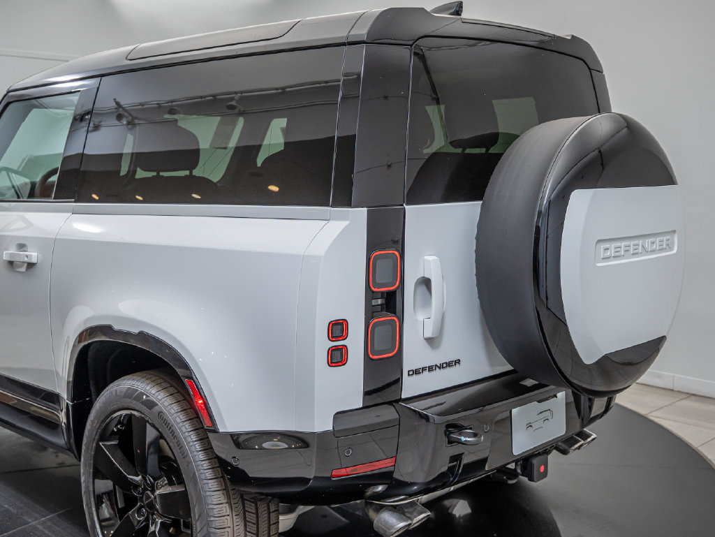 New 2026 Land Rover Defender 90 V8 AWD/4WD image 19
