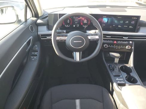 Used 2025 Hyundai Sonata SE image 16