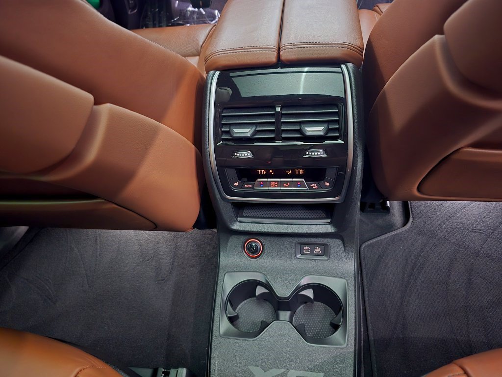 Used 2025 BMW X7 M60i w/ Executive Package AWD/4WD image 40