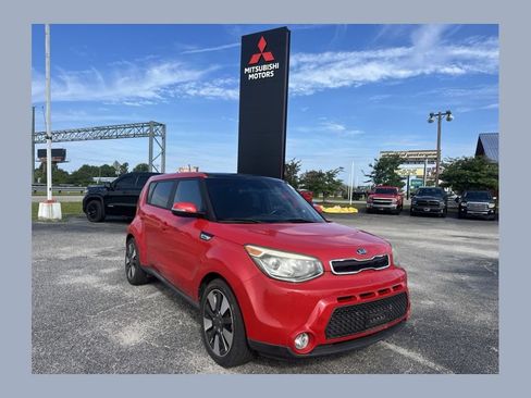 Used 2015 Kia Soul ! w/ Sun & Sound Package FWD image 1