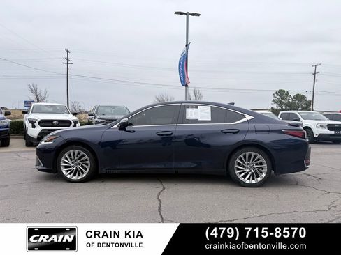 Used 2023 Lexus ES 300h w/ Accessory Package (Z2) image 4