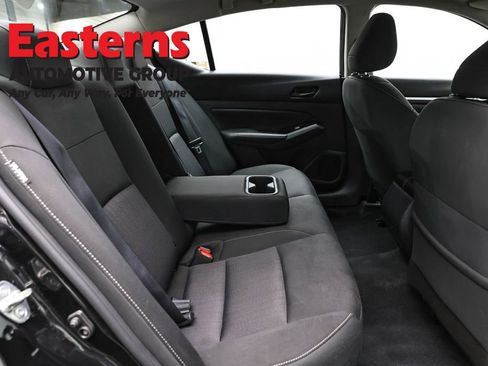 Used 2023 Nissan Altima 2.5 SV FWD image 23