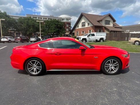 Used 2015 Ford Mustang GT RWD image 5