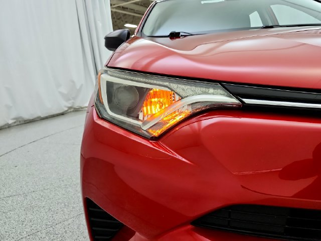 Used 2017 Toyota RAV4 LE w/ Carpet Mat Package AWD/4WD image 29