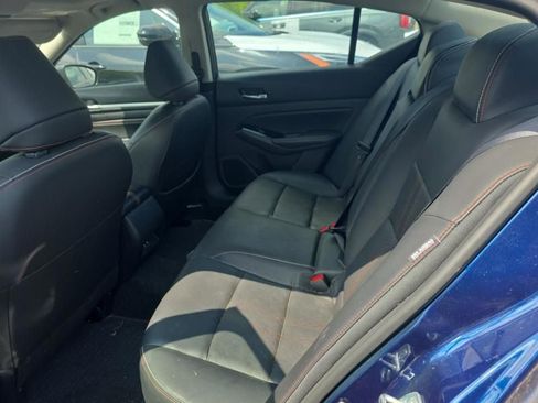 Certified 2023 Nissan Altima 2.5 SR w/ SR Premium Package AWD/4WD image 10