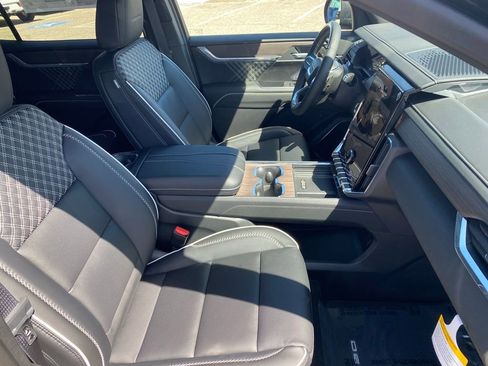 New 2025 GMC Acadia Denali w/ Super Cruise Package image 37