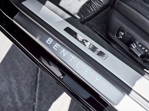 Used 2022 Bentley Continental GT image 31