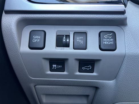 Used 2017 Subaru Forester 2.5i Limited image 29