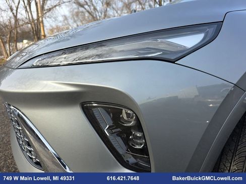 Used 2025 Buick Envision Avenir image 32