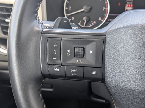 Used 2025 Nissan Rogue SV FWD image 25