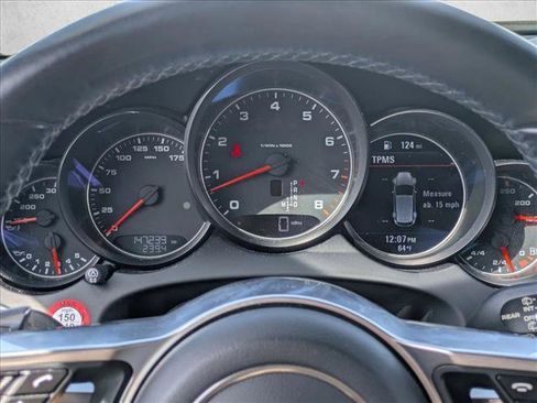 Used 2017 Porsche Cayenne Platinum Edition image 10