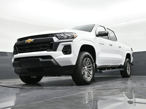 Used 2023 Chevrolet Colorado LT w/ LT Convenience Package image 21