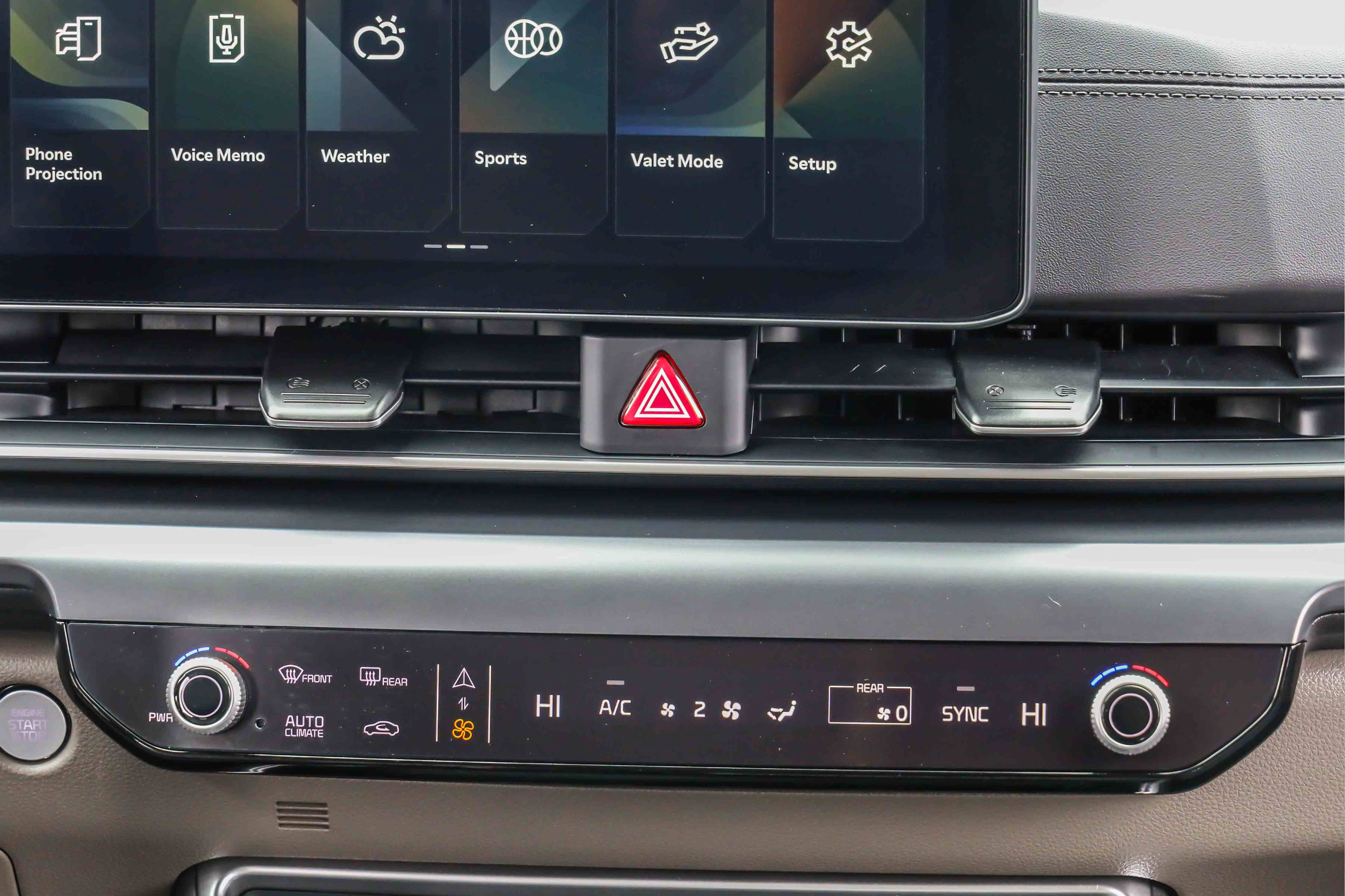 Used 2026 Kia Carnival FWD image 12
