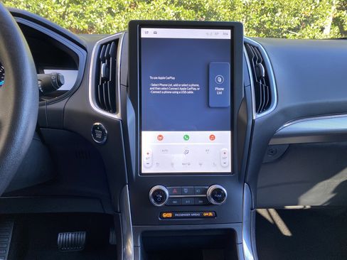 Used 2024 Ford Edge Titanium image 24