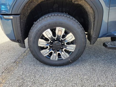 New 2026 GMC Sierra 2500 Denali w/ Denali Reserve Package AWD/4WD image 3