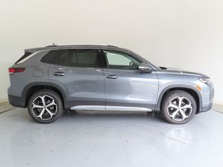 New 2025 Volkswagen Tiguan SE video 2