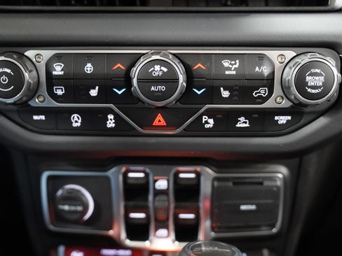 New 2025 Jeep Gladiator Rubicon w/ Safety Group image 25