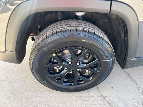 New 2026 Jeep Grand Cherokee Altitude AWD/4WD image 11
