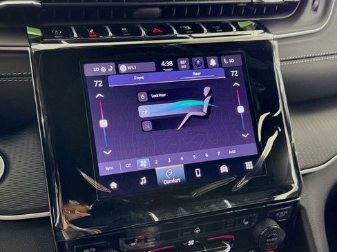 New 2025 Jeep Grand Cherokee L Laredo image 39