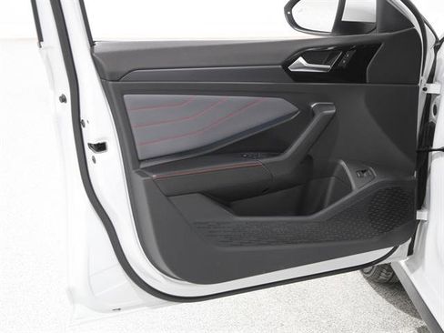 Used 2025 Volkswagen Jetta GLI Autobahn image 4