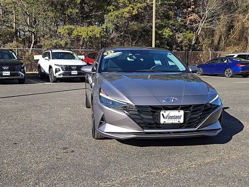 Certified 2023 Hyundai Elantra SEL w/ Convenience Package image 3