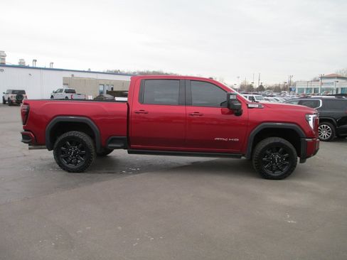 Used 2024 GMC Sierra 2500 AT4 w/ AT4 Premium Plus Package image 4