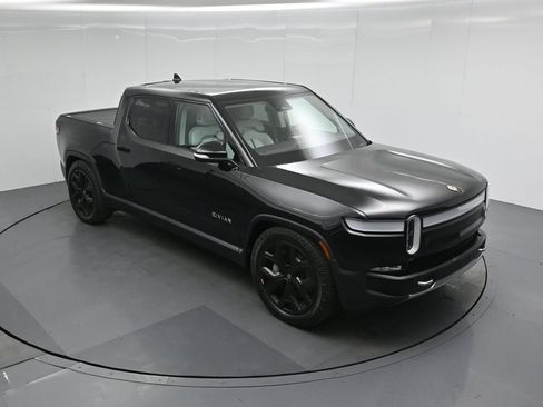 Used 2023 Rivian R1T Adventure AWD/4WD image 32