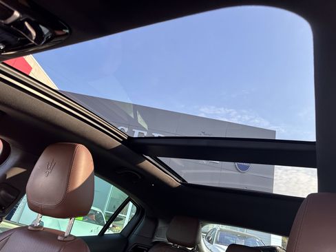 Used 2023 Maserati Grecale GT image 27