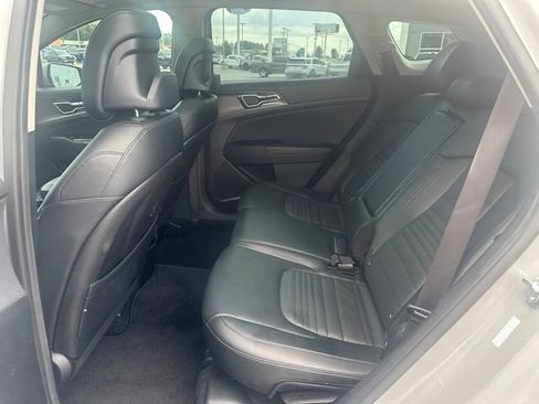 Used 2025 Kia Sportage SX FWD image 6
