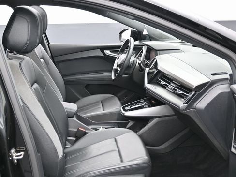 Used 2024 Audi Q4 e-tron Prestige w/ Black Optic Package image 36