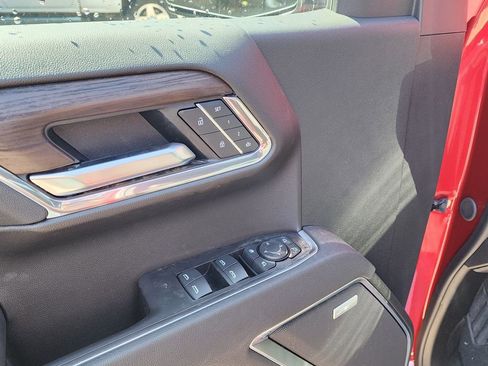 New 2026 GMC Sierra 1500 SLT image 15