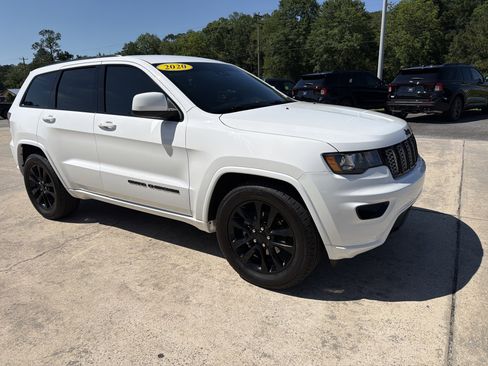 Used 2020 Jeep Grand Cherokee Altitude RWD image 6