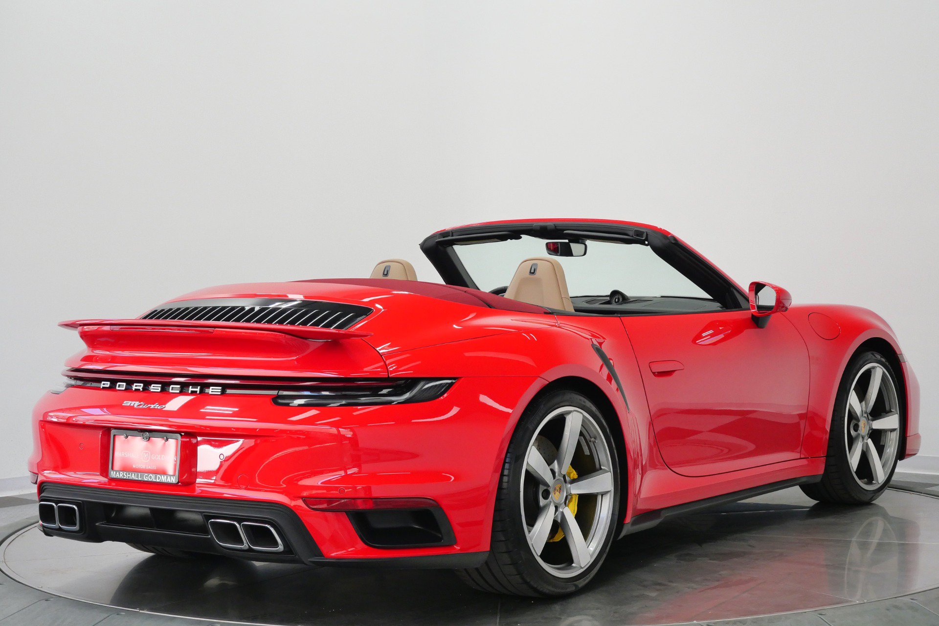 Used 2023 Porsche 911 Cabriolet AWD/4WD image 9