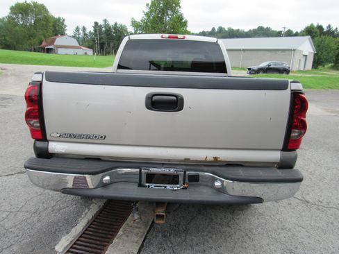 Used 2006 Chevrolet Silverado 1500 LT w/ Light Duty Power Package AWD/4WD image 7