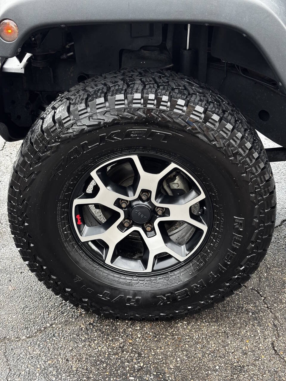 Used 2017 Jeep Wrangler Rubicon w/ Power Convenience Group AWD/4WD image 34