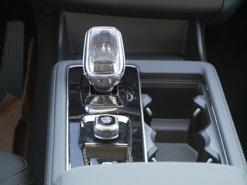 New 2026 Volvo XC90 B6 Plus w/ Protection Package Premier image 9