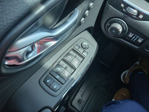 Used 2023 Jeep Cherokee Altitude Lux AWD/4WD image 10