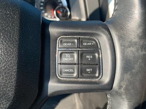Used 2019 RAM 1500 Classic SLT w/ SLT Plus D←cor Group AWD/4WD image 22