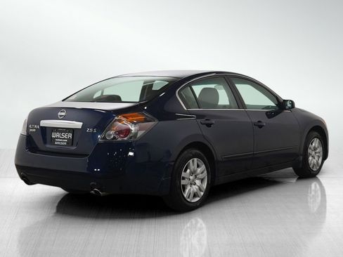 Used 2010 Nissan Altima 2.5 S image 6