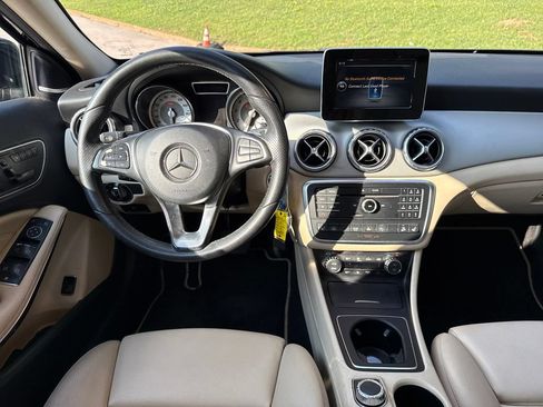 Used 2017 Mercedes-Benz GLA 250 4MATIC image 21