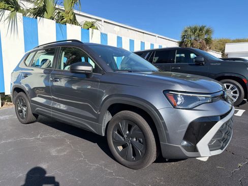 Used 2025 Volkswagen Taos S image 4