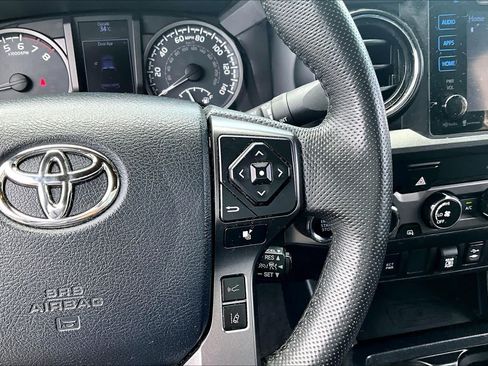Used 2019 Toyota Tacoma TRD Sport AWD/4WD image 24